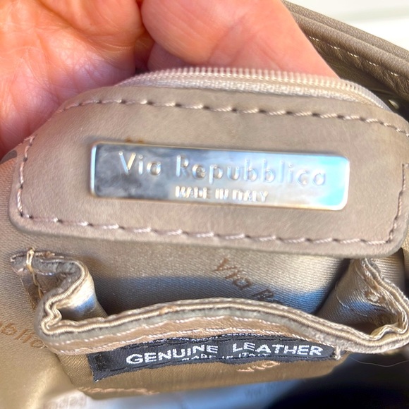 Via Repubblica Italy Genuine Leather Taupe Greige
Handbag Silver Gold Studs Bag - Picture 10 of 14